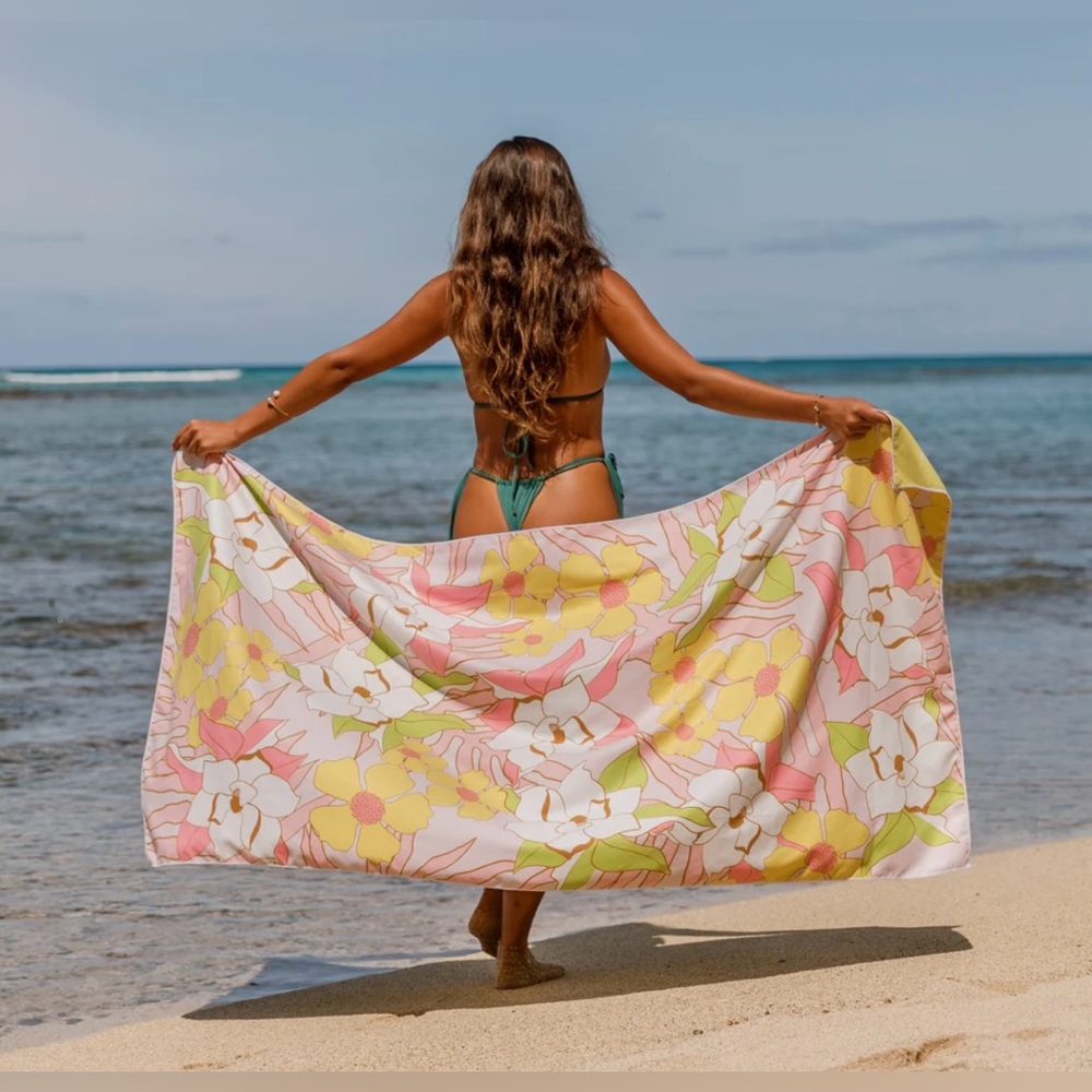 NEW Misha Hawaii Home Tropical Puas Beach Blanket